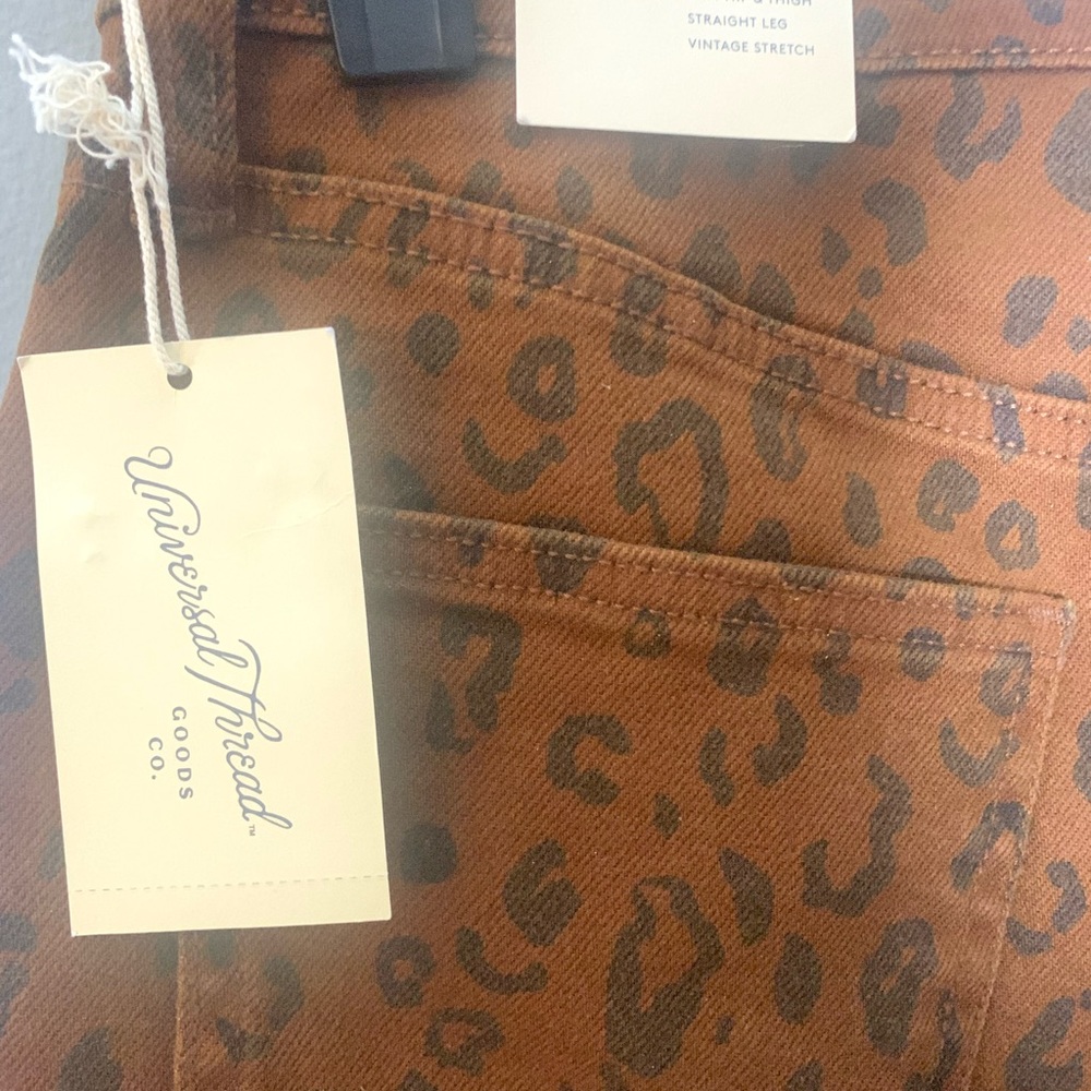 Ladies universal thread vintage straight Jeans